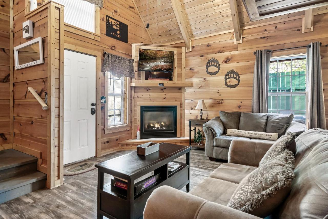 Bearly Gnomey Villa Gatlinburg Exterior photo