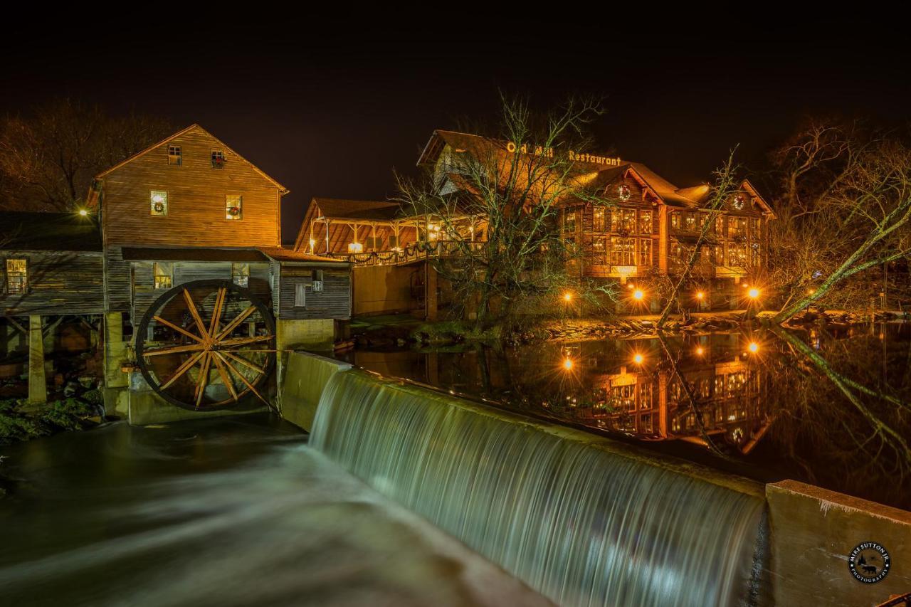 Bearly Gnomey Villa Gatlinburg Exterior photo