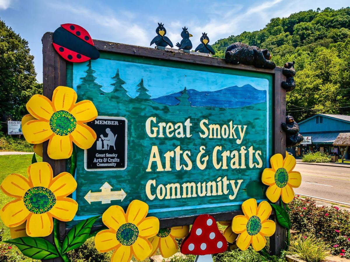 Bearly Gnomey Villa Gatlinburg Exterior photo