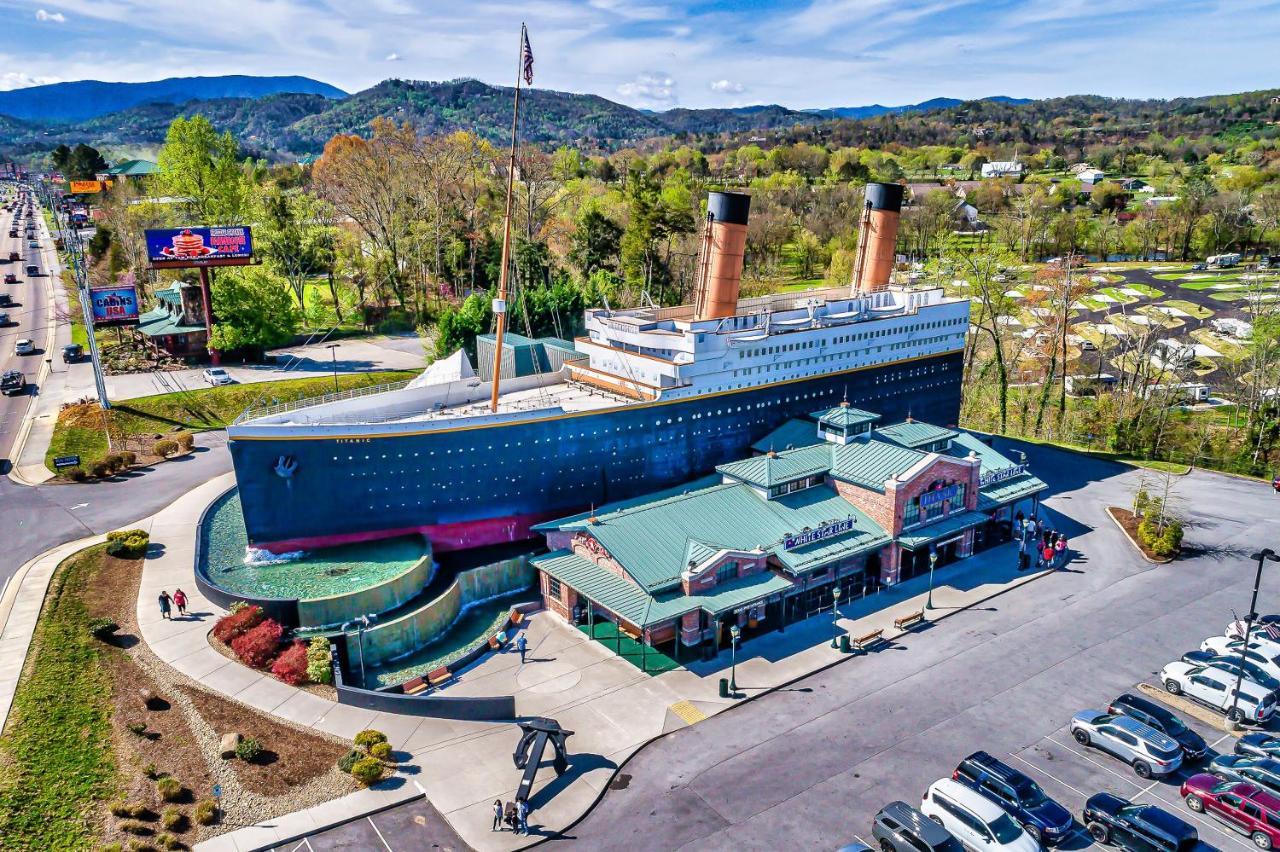 Bearly Gnomey Villa Gatlinburg Exterior photo